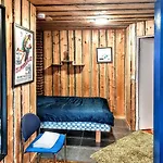 120 Yrs. Old Log House In Centre * 库奥皮奥
