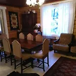 120 Yrs. Old Log House In Centre 民宿 *