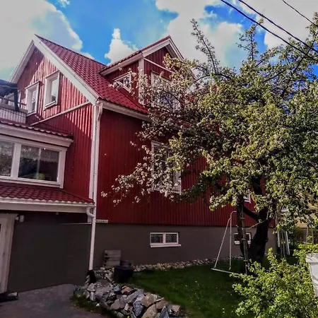 Privatunterkunft 120 Yrs. Old Log House In Centre Kuopio