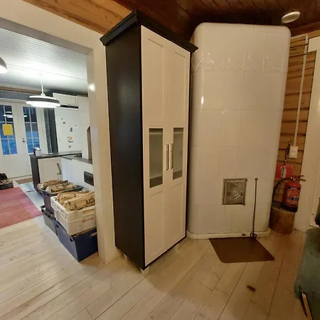 בית אירוח 120 Yrs. Old Log House In Centre *