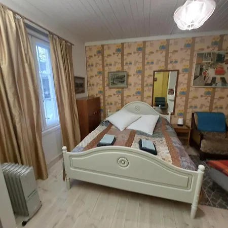 Privatunterkunft 120 Yrs. Old Log House In Centre Kuopio