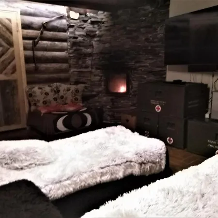 120 Yrs. Old Log House In Centre בית אירוח *