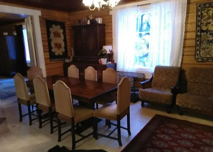 120 Yrs. Old Log House In Centre 民宿 *