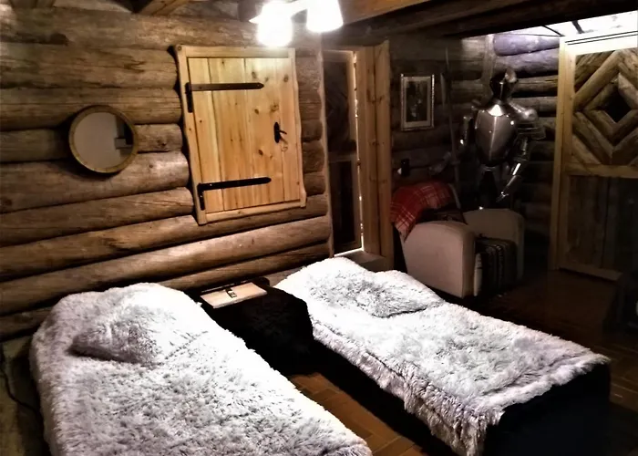 120 Yrs. Old Log House In Centre 民宿